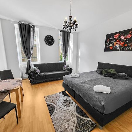 Elegant Three-Bedroom Suite Wiedeń Zewnętrze zdjęcie
